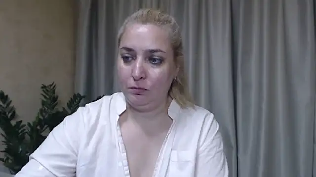 sweetpussy13 webcam
