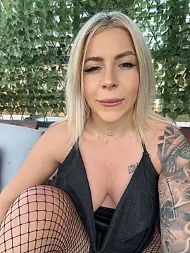 IveySin webcam