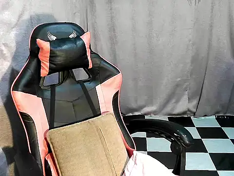 BrendaMore webcam
