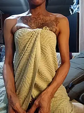 Trish_CurveCock