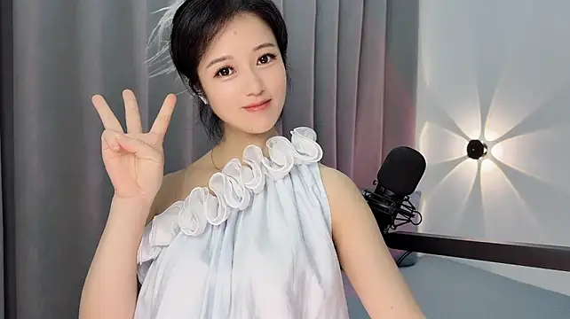Momo-Wow webcam