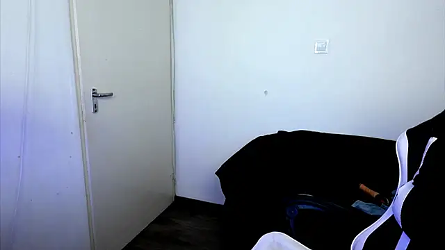 ShyHotNerd webcam