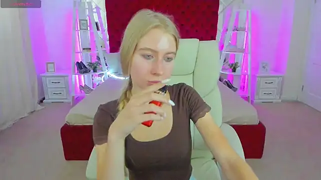 Alina_Blonde webcam