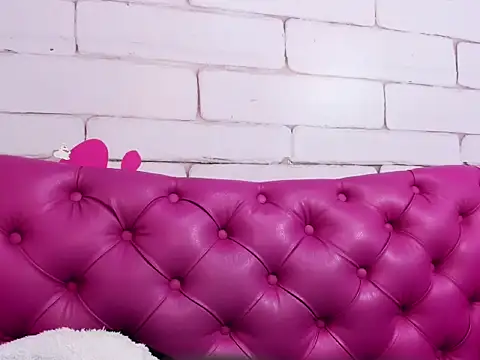 AriaMoonnn webcam