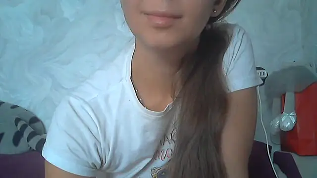 Bella--White webcam