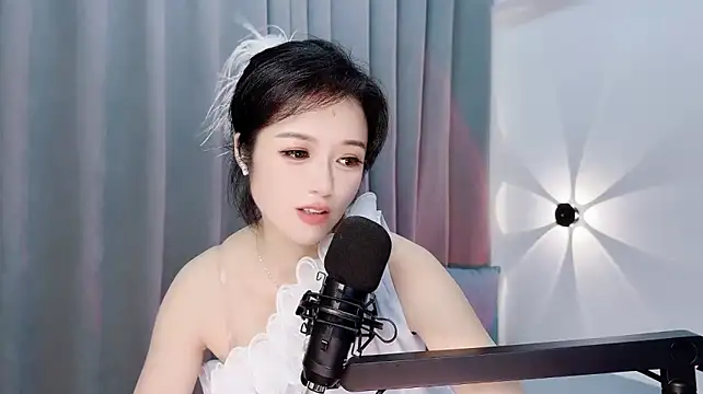 Momo-Wow webcam