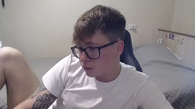 Maxxxgayboy webcam