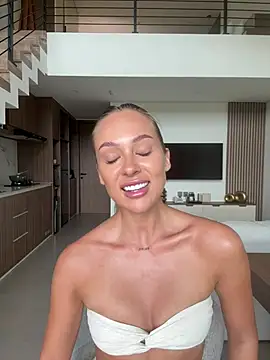 LiaLemo webcam