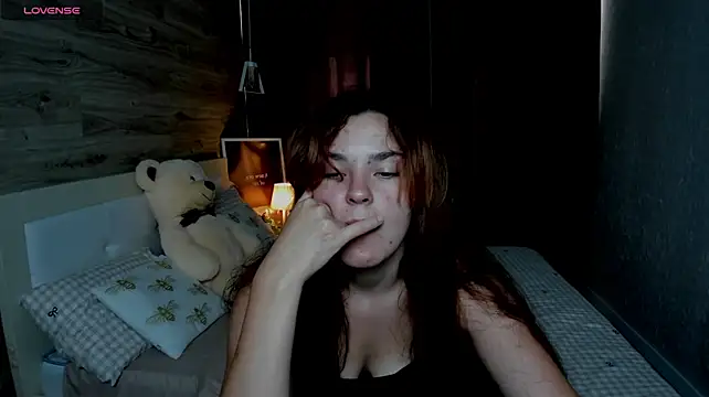 LeyaaStarr webcam