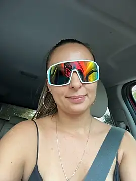 Wonder_Kari webcam