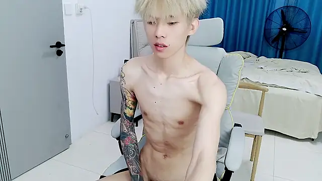 KPL-11 live cam on StripChat