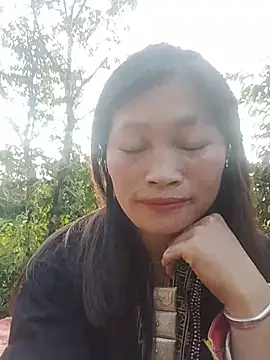 Buong-binh live cam on StripChat