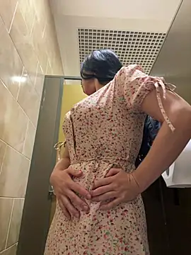 CrazzyChicks webcam