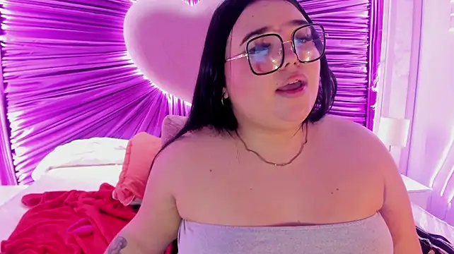 Lushi_Love webcam