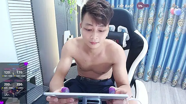 Naughty___asian webcam