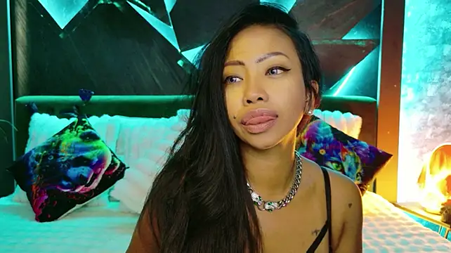 ElyaQuinn webcam