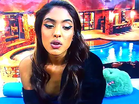 IndianPretty14u2Luv webcam