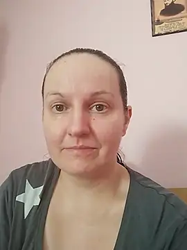 BustyLadyAlma webcam