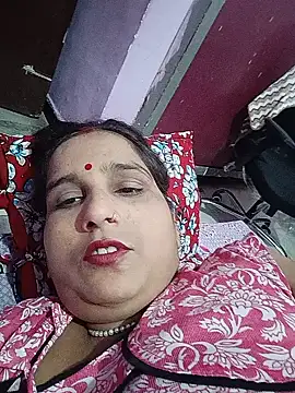 Reema05 live cam on StripChat