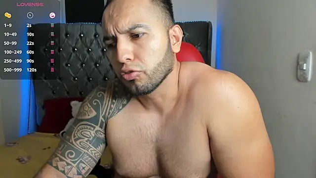 mrloganfuck1 live cam on StripChat