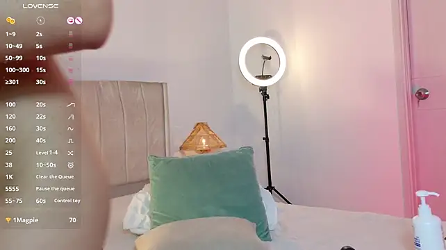 1m_megan webcam