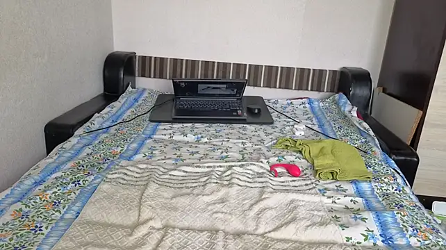 sweet-tinqerbell webcam