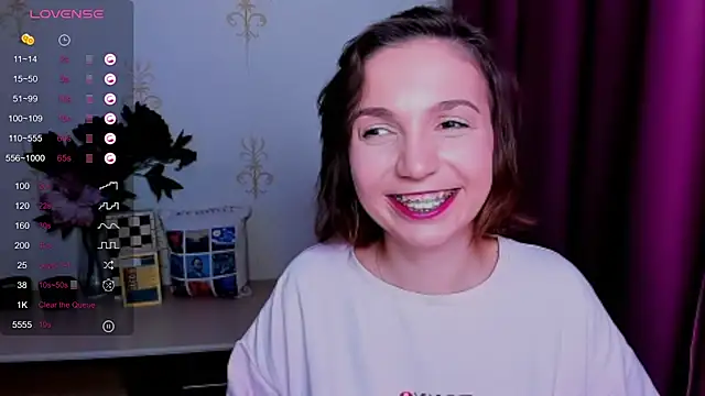KindHazelHere_ webcam