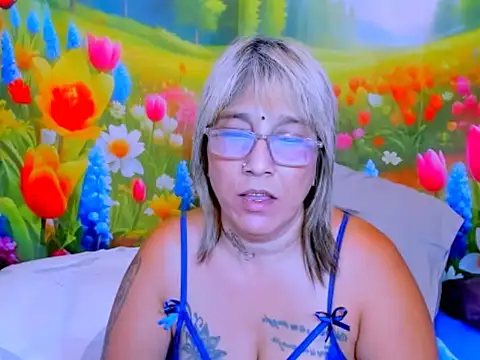 indianroxy webcam