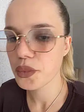 KimEvanss webcam