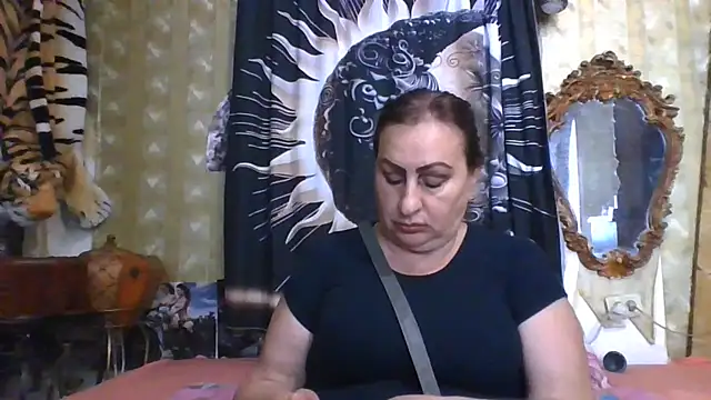 LoaqLovew webcam