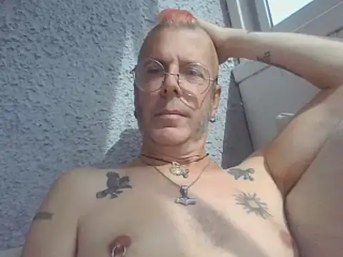 SHARPSkinhead webcam