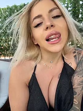 IveySin webcam