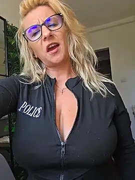 KaylinJan Live Webcam on Stripchat