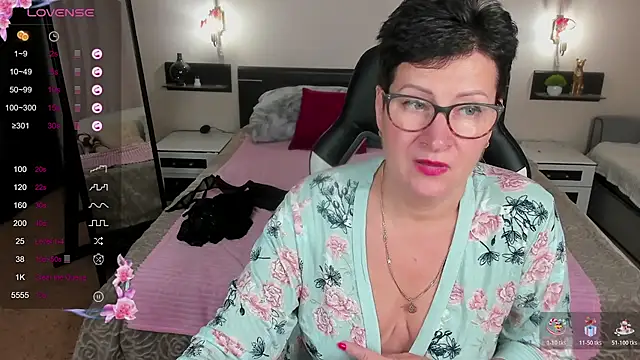 JennyMons webcam