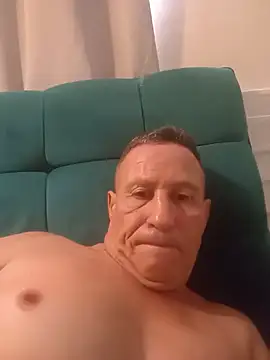 maturecircum webcam