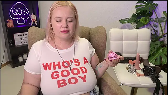MargotGrey webcam