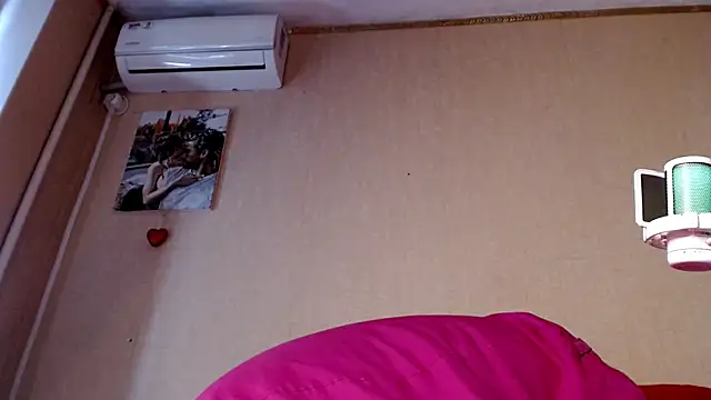 GloriaUpperLove webcam