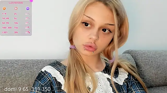 MelonyEmo webcam