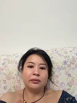 Muscle-guy-VS-slut webcam