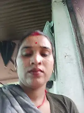 Cut_pooja825 webcam
