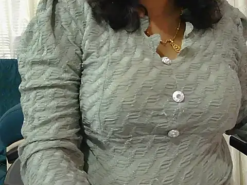 maya_kutty webcam