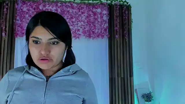 SaraAldridge webcam
