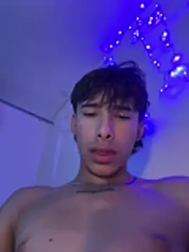 Aron_boy live cam on StripChat