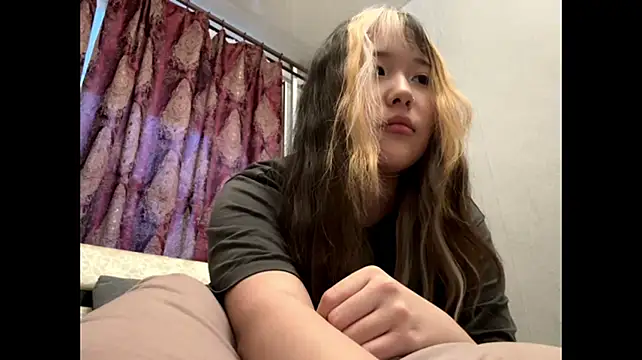 WillenaNecessary webcam