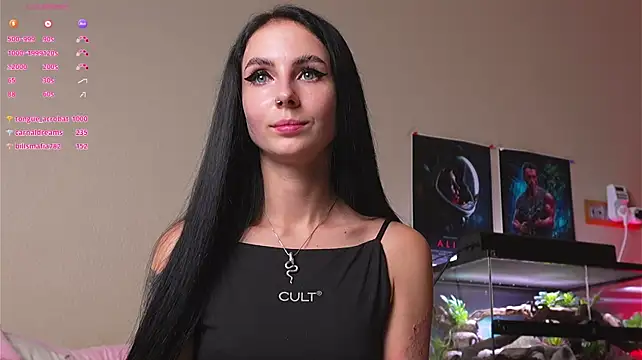 YaraAveiri live cam on StripChat
