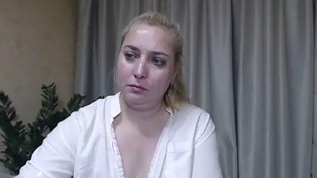 sweetpussy13 webcam