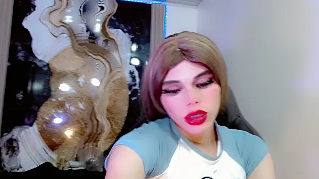 raven_estrada_ live cam on StripChat