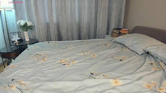 LianneBynon webcam