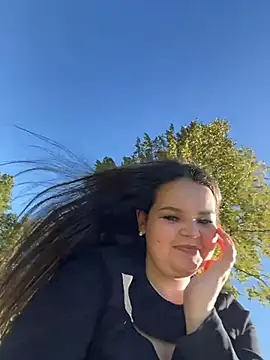 SnowWhiteSin webcam