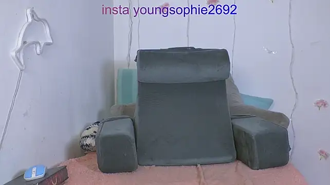YoungSophie live cam on StripChat